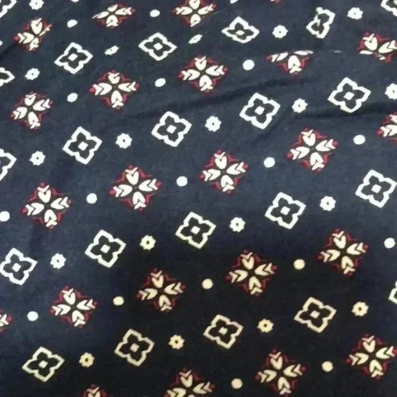 Liz Claiborne plus‎ size 14 shorts navy blue with white and red pattern - Picture 2 of 8